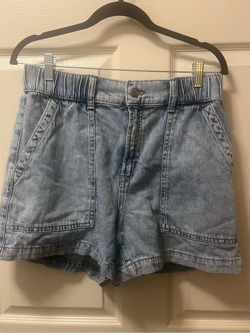 Gap Mid Rise Easy Denim Utility Shorts Size Med with Stretch/button close waist